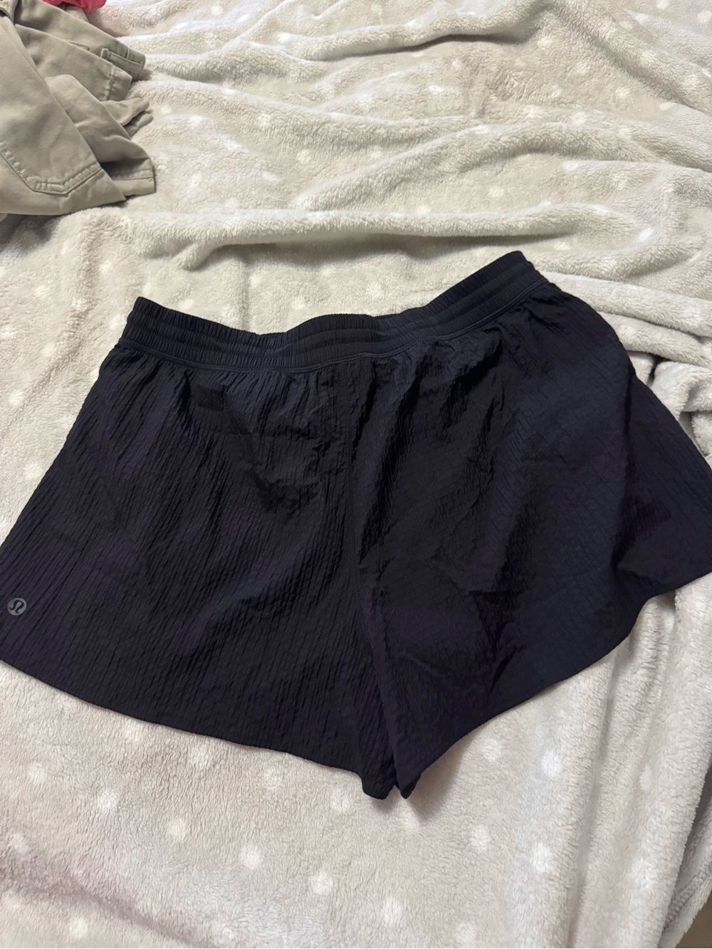 lululemon athletica Black Split-Hem Shorts 2.5” - Picture 5 of 7
